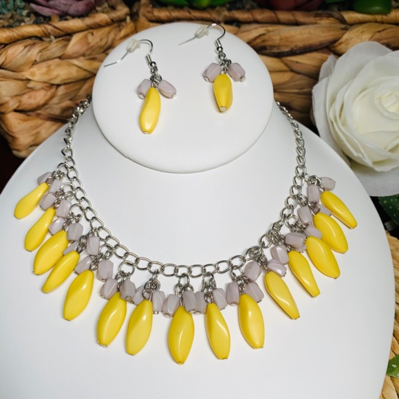 Bead Binge, Yellow and Gray Beaded Necklace and Earrings Set - Picture 2 of 16
